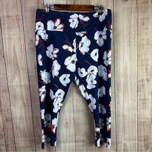 Liz Claiborne Weekend Navy Floral Athletic Capris